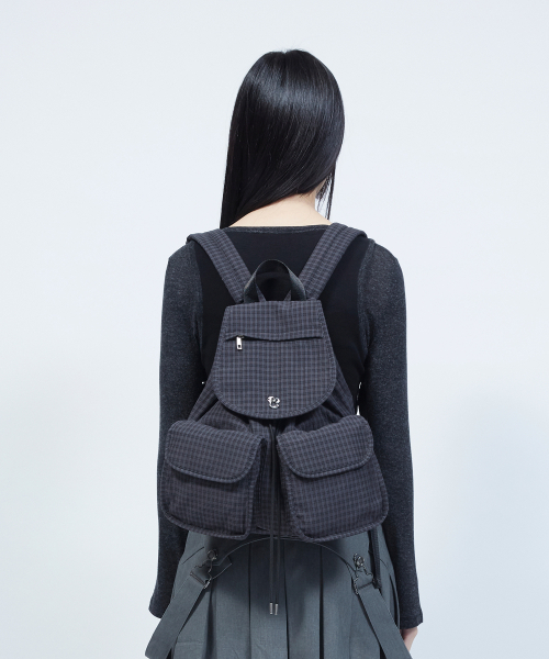 LMR(エルエムアール)の「フローラルロゴライト2ポケットバックパックチャコール(バックパック/リュック・レディース・チャコール・FREE)」の8枚目の写真