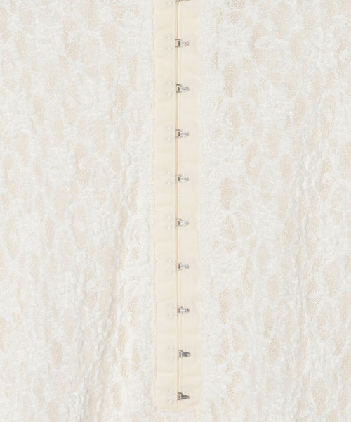 LEPSIM(レプシィム)の「フロントホックレース長袖プルオーバー 840096(Tシャツ/カットソー・レディース・ブラック/アイボリー/ブラウン・FREE)」の9枚目の写真