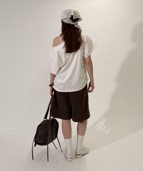 w closet(ダブルクローゼット)の「ワンショルDOGTシャツ(Tシャツ/カットソー・レディース・チャコールグレー/アイボリー・FREE)」の10枚目の写真