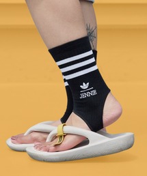 adidas（アディダス）の「adidas/アディダス ADIDAS×JENNIE HERI CUT OUT S 1PP カットアウトソックス 1足 トレンカ クルーソックス ラインソックス レディース 2026年 秋 秋服 冬 冬服（ソックス/靴下）」