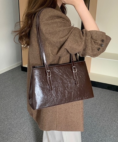 yuue' ( wear )(ユーイ)の「ロングハンドルスクエアショルダーバッグ/通勤通学/オフィスバッグ(ショルダーバッグ・レディース・ブラック/ダークブラウン・FREE)」の17枚目の写真