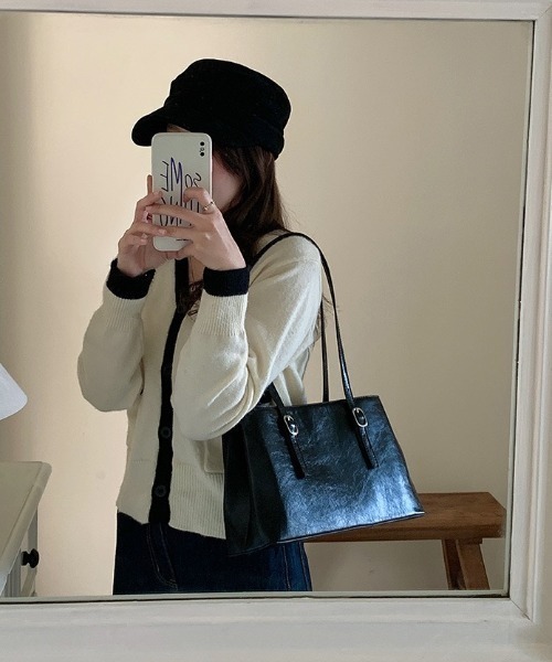yuue' ( wear )(ユーイ)の「ロングハンドルスクエアショルダーバッグ/通勤通学/オフィスバッグ(ショルダーバッグ・レディース・ブラック/ダークブラウン・FREE)」の9枚目の写真