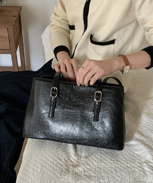 yuue' ( wear )(ユーイ)の「ロングハンドルスクエアショルダーバッグ/通勤通学/オフィスバッグ(ショルダーバッグ・レディース・ブラック/ダークブラウン・FREE)」の5枚目の写真