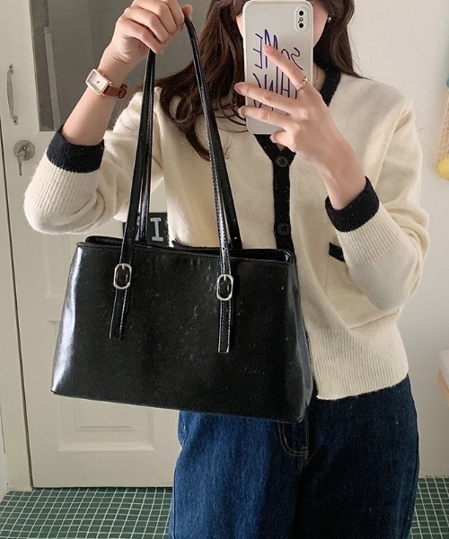 yuue' ( wear )(ユーイ)の「ロングハンドルスクエアショルダーバッグ/通勤通学/オフィスバッグ(ショルダーバッグ・レディース・ブラック/ダークブラウン・FREE)」の10枚目の写真