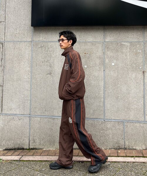 CIAOPANIC(チャオパニック)の「フーリガンナイロンパンツ(その他パンツ・メンズ・ネイビー/ブラウン・LARGE/MEDIUM)」の7枚目の写真