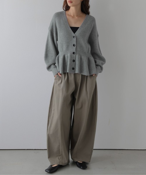 AMELY(エミリー)の「ペプラムVネック ニットカーディガン/羽織り/トップス/リブニット(カーディガン/ボレロ・レディース・ブラック/ベージュ/ブラウン/グレー・フリー)」の6枚目の写真