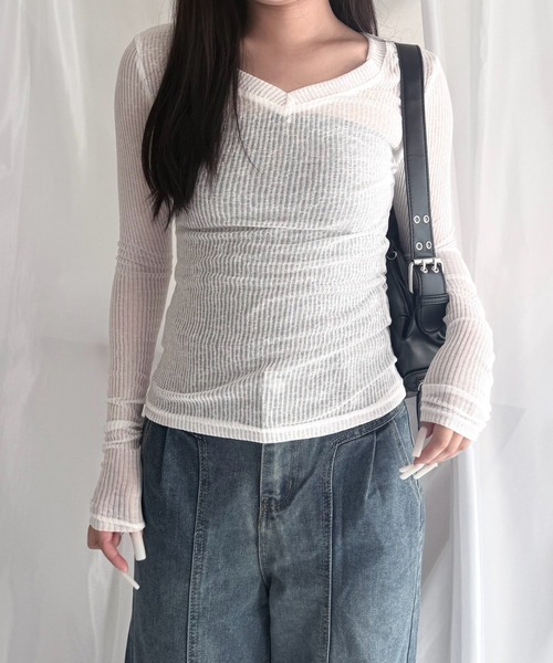 merrylatte(メリーラテ)の「シアーリブ Vネック長袖トップス【SS】(Tシャツ/カットソー・レディース・グレー/ホワイト・M/S/L)」の3枚目の写真