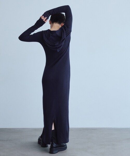 CODE A（コードエー）の「UKI UKI＊CODE A｜hooded jersey dress（ワンピース・レディース・グレー/ネイビー・38/36）」の5枚目の写真