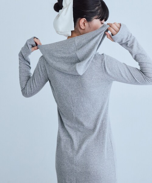 CODE A（コードエー）の「UKI UKI＊CODE A｜hooded jersey dress（ワンピース・レディース・グレー/ネイビー・38/36）」の11枚目の写真