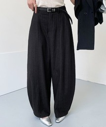 ピンストライプバレルレッグパンツ コクーンパンツ ストライプ バレルレッグ パンツ スラックス ワイドパンツ ワイドスラックス オフィス オフィスカジュアル 綺麗め カジュアル ボトムス