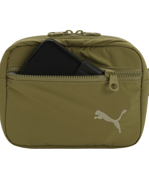 PUMA(プーマ)の「PUMA プーマ ウィメンズ HER クロスボディ バッグ 1.5L(ショルダーバッグ・レディース・ピンクベージュ/ブラック/ブラウン系その他・フリー)」の7枚目の写真