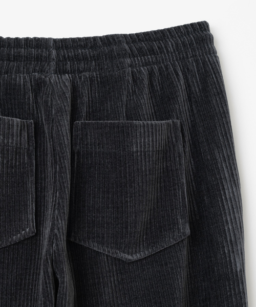 MILLO WOMEN（ミロウーマン）の「ベルベットコーデュロイフレアパンツ [チャコール]（その他パンツ・レディース・その他・SMALL/MEDIUM）」の7枚目の写真