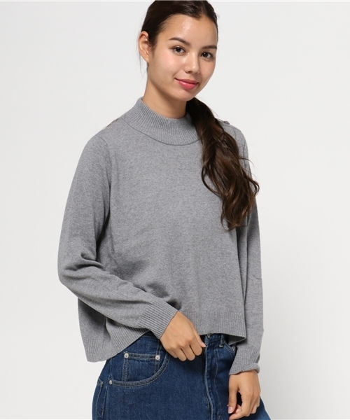 BLUE LABEL CRESTBRIDGE（ブルーレーベルクレストブリッジ）の「フェアリーカシミヤ　ハイネックプルオーバー（ニット/セーター・レディース・オフホワイト/チャコールグレー/ブラック/ネイビー/レッド・38）」の3枚目の写真