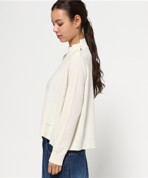 BLUE LABEL CRESTBRIDGE（ブルーレーベルクレストブリッジ）の「フェアリーカシミヤ　ハイネックプルオーバー（ニット/セーター・レディース・オフホワイト/チャコールグレー/ブラック/ネイビー/レッド・38）」の7枚目の写真