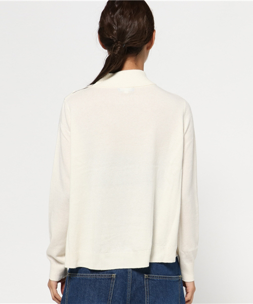 BLUE LABEL CRESTBRIDGE（ブルーレーベルクレストブリッジ）の「フェアリーカシミヤ　ハイネックプルオーバー（ニット/セーター・レディース・オフホワイト/チャコールグレー/ブラック/ネイビー/レッド・38）」の8枚目の写真