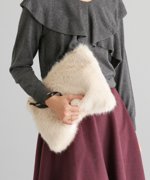 RODE SKO（ロデスコ）の「RODE SKO KIELO ファークラッチ（クラッチバッグ・レディース・オフホワイト/グレー/グリーン/ピンク/ピンク系その他/キャメル・FREE）」の15枚目の写真