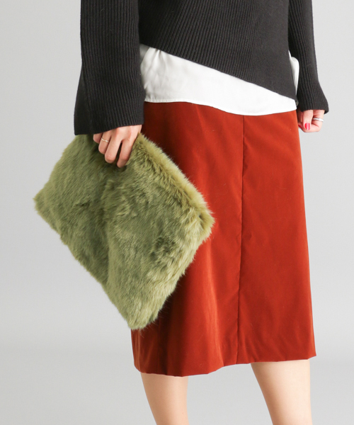 RODE SKO（ロデスコ）の「RODE SKO KIELO ファークラッチ（クラッチバッグ・レディース・オフホワイト/グレー/グリーン/ピンク/ピンク系その他/キャメル・FREE）」の9枚目の写真