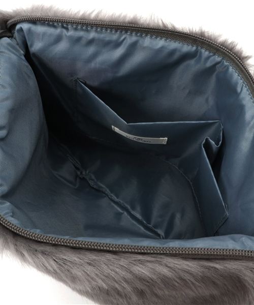 RODE SKO（ロデスコ）の「RODE SKO KIELO ファークラッチ（クラッチバッグ・レディース・オフホワイト/グレー/グリーン/ピンク/ピンク系その他/キャメル・FREE）」の11枚目の写真