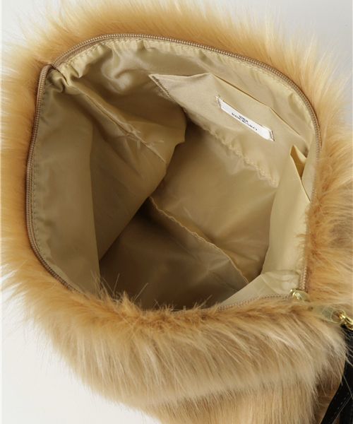 RODE SKO（ロデスコ）の「RODE SKO KIELO ファークラッチ（クラッチバッグ・レディース・オフホワイト/グレー/グリーン/ピンク/ピンク系その他/キャメル・FREE）」の22枚目の写真