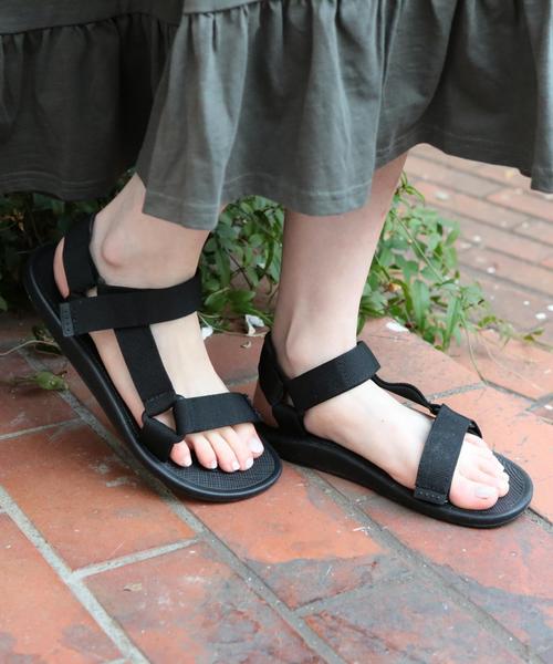 coen（コーエン）の「【『リンネル』2017/6月号掲載・『LEE』5月号掲載】スポーツサンダル（サンダル・レディース・グレー/ブラック/オリーブ・SMALL/LARGE/MEDIUM）」の16枚目の写真
