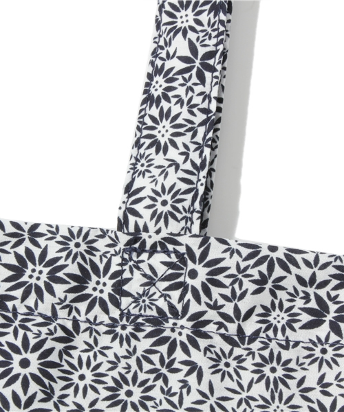 adidas Originals(アディダスオリジナルス)の「2013 新作 adidas AC SHOPPER GRA ショッパー トート(トートバッグ・レディース・ホワイト/グレー・ONE SIZE)」の4枚目の写真
