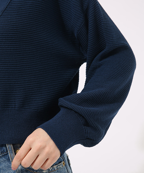 AZUL by moussy（アズールバイマウジー）の「ハイツイストショートカーデ（カーディガン/ボレロ・レディース・ベージュ/オフホワイト/ブルー/イエロー・MEDIUM/SMALL）」の20枚目の写真