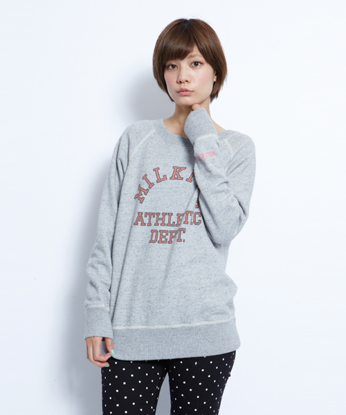 MILKFED.（ミルクフェド）の「FRENCH TERRY PULLOVER（パーカー・レディース・アッシュグレー/レッド/ネイビー・SMALL/MEDIUM）」の4枚目の写真