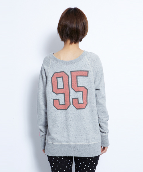 MILKFED.（ミルクフェド）の「FRENCH TERRY PULLOVER（パーカー・レディース・アッシュグレー/レッド/ネイビー・SMALL/MEDIUM）」の8枚目の写真