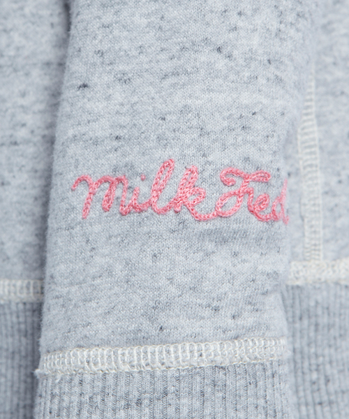 MILKFED.（ミルクフェド）の「FRENCH TERRY PULLOVER（パーカー・レディース・アッシュグレー/レッド/ネイビー・SMALL/MEDIUM）」の10枚目の写真
