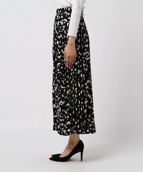 archives（アルシーヴ）の「レオパードプリーツロングスカート（スカート・レディース・オフホワイト/ブラック/モカ・MEDIUM）」の5枚目の写真