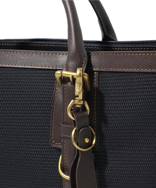 green label relaxing(グリーンレーベルリラクシング)の「FA TIARE SINGLE ブリーフバッグ(ビジネスバッグ・メンズ・ブラック/ネイビー・フリー)」の7枚目の写真