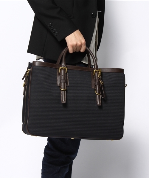 green label relaxing(グリーンレーベルリラクシング)の「FA TIARE SINGLE ブリーフバッグ(ビジネスバッグ・メンズ・ブラック/ネイビー・フリー)」の3枚目の写真