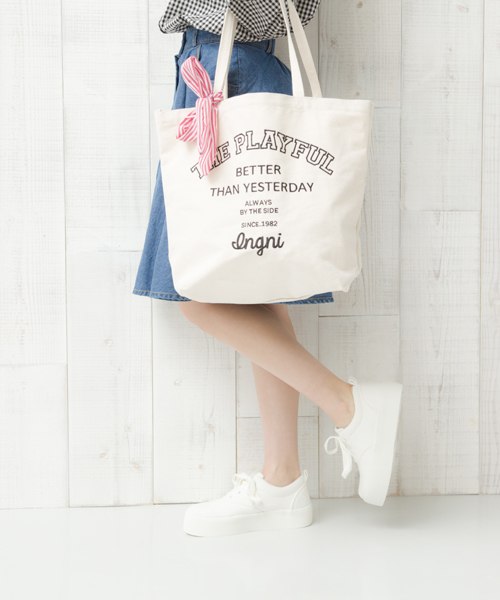 INGNI（イング）の「リボン付トート/バッグ（トートバッグ・レディース・オフホワイト/ホワイト系その他/ネイビー/その他・ONE SIZE）」の3枚目の写真