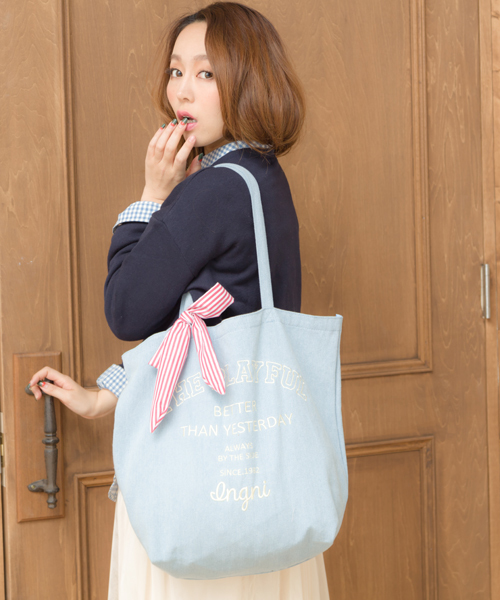 INGNI（イング）の「リボン付トート/バッグ（トートバッグ・レディース・オフホワイト/ホワイト系その他/ネイビー/その他・ONE SIZE）」の2枚目の写真