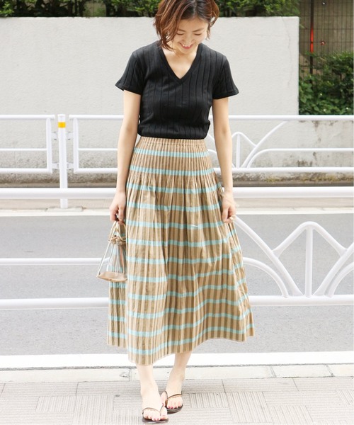 IENA(イエナ)の「YOUNG&OLSEN BROAD リブ Vネックカットソー◆(Tシャツ/カットソー・レディース・ホワイト/ブラック・FREE)」の6枚目の写真