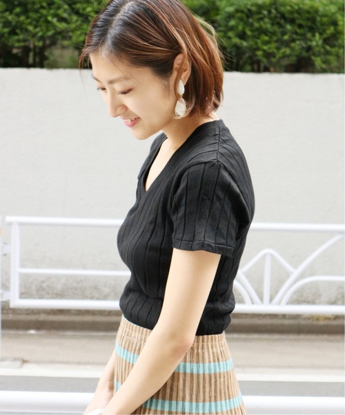 IENA(イエナ)の「YOUNG&OLSEN BROAD リブ Vネックカットソー◆(Tシャツ/カットソー・レディース・ホワイト/ブラック・FREE)」の16枚目の写真