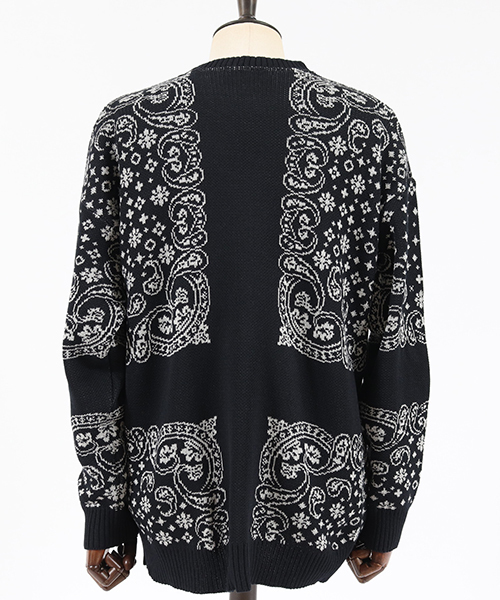 CAMBIO（カンビオ）の「mn2028-バンダナ柄C-Nニット（ニット/セーター・メンズ・ブラック/ブラウン/ネイビー・S/M/L）」の11枚目の写真