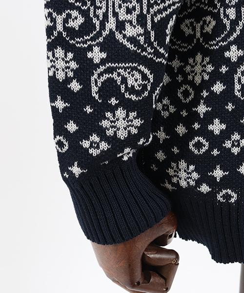 CAMBIO（カンビオ）の「mn2028-バンダナ柄C-Nニット（ニット/セーター・メンズ・ブラック/ブラウン/ネイビー・S/M/L）」の7枚目の写真