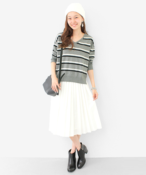 URBAN RESEARCH（アーバンリサーチ）の「UR ボーダーセットアップニットワンピース（ワンピース・レディース・オフホワイト/グレー・FREE）」の13枚目の写真