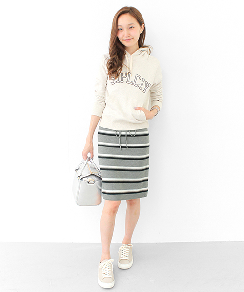 URBAN RESEARCH（アーバンリサーチ）の「UR ボーダーセットアップニットワンピース（ワンピース・レディース・オフホワイト/グレー・FREE）」の7枚目の写真