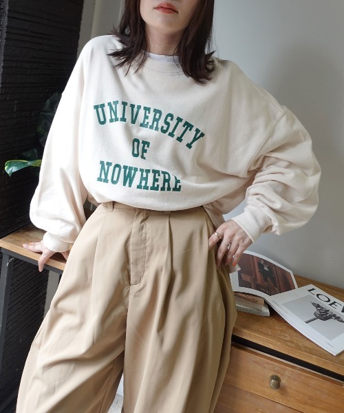 CORNERS(コーナーズ)の「サイドスリットビッグカレッジスウェット(スウェット・レディース・オートミール/ベージュ系その他/グリーン系その他/ブルー系その他/スミクロ/グリーン/ネイビー/杢グレー/ブラック/ライトグレー/ブルー/グレー/オレンジ/ピンク/ターコイズブルー/ダークグリーン/ブラウン・FREE)」の18枚目の写真