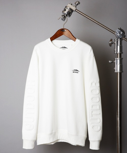 OUTDOOR PRODUCTS APPAREL(アウトドアプロダクツアパレル)の「袖エンボスロゴ 防シワトレーナー/スウェット UVカット 袖プリント ワンポイントブランドロゴ(スウェット・メンズ・ホワイト/ブラック/パープル・MEDIUM/LARGE/X-LARGE)」の2枚目の写真