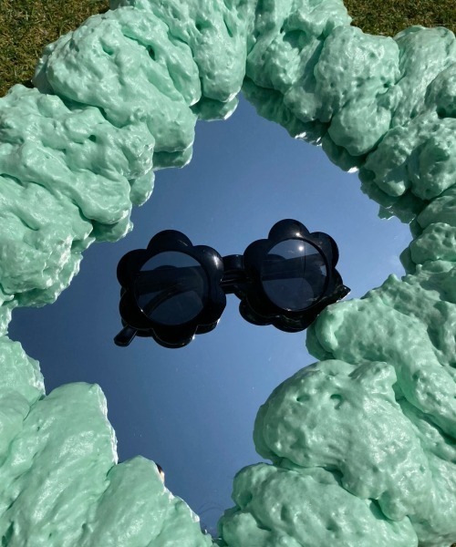 WC（ダブル シー）の「フラワーTOYグラス（メガネ・レディース・ブラック/ベージュ/サックスブルー/ピンク/ホワイト/オレンジ・FREE）」の3枚目の写真