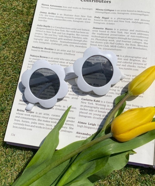 WC（ダブル シー）の「フラワーTOYグラス（メガネ・レディース・ブラック/ベージュ/サックスブルー/ピンク/ホワイト/オレンジ・FREE）」の14枚目の写真