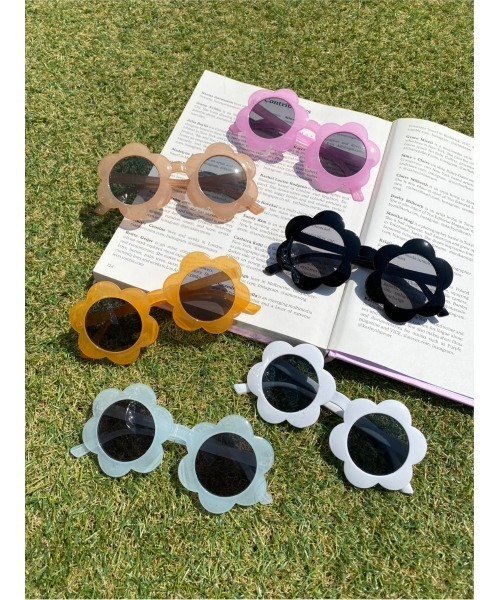 WC（ダブル シー）の「フラワーTOYグラス（メガネ・レディース・ブラック/ベージュ/サックスブルー/ピンク/ホワイト/オレンジ・FREE）」の9枚目の写真