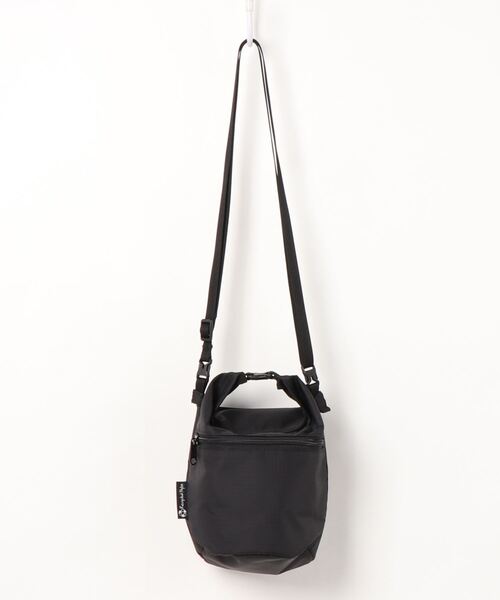 RASVOA（ラスボア）の「【WEB限定】MEI／メイ／ロールトップバッグ（ショルダーバッグ・レディース・ブラック・FREE）」の2枚目の写真