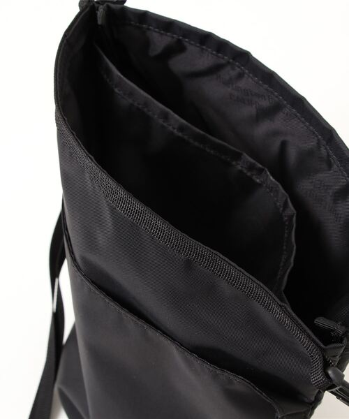 RASVOA（ラスボア）の「【WEB限定】MEI／メイ／ロールトップバッグ（ショルダーバッグ・レディース・ブラック・FREE）」の4枚目の写真