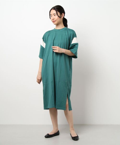 OLD BETTY'S（オールドベティーズ）の「Wide Football Long T-shirts（ワンピース・レディース・グリーン/ネイビー・FREE）」の9枚目の写真