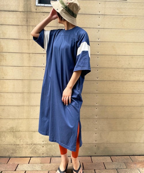 OLD BETTY'S（オールドベティーズ）の「Wide Football Long T-shirts（ワンピース・レディース・グリーン/ネイビー・FREE）」の8枚目の写真