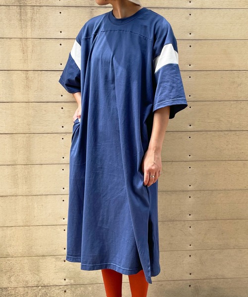 OLD BETTY'S（オールドベティーズ）の「Wide Football Long T-shirts（ワンピース・レディース・グリーン/ネイビー・FREE）」の11枚目の写真